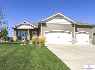 7704 N 164th St, Bennington, NE 68007