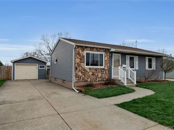 92 Bissell Ave, Depew, NY 14043