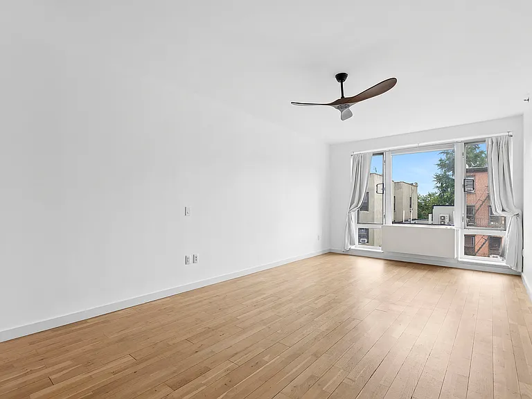 545 Washington Ave #409 — Photo 3