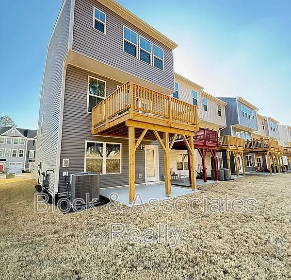 1362 Chowan Ave — Photo 34