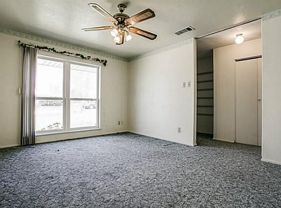 5th image of 206 Camellia Cir