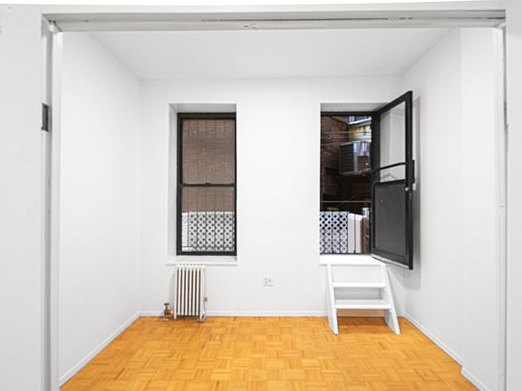 5th image of 11 Jones St APT 4