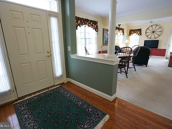 4th image of 136 Devonshire Way