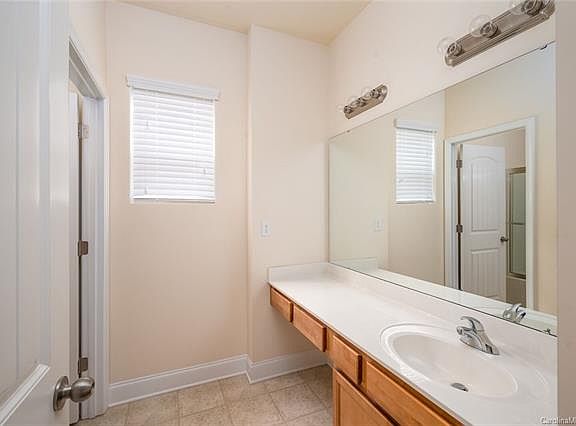 5th image of 740 Millstream Dr