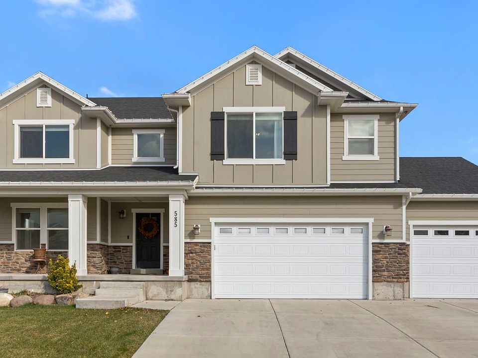 1st image of 585 S Oak Cir