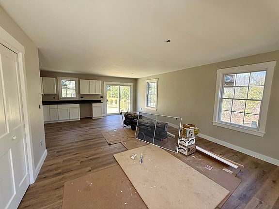3rd image of 473b Middle Road