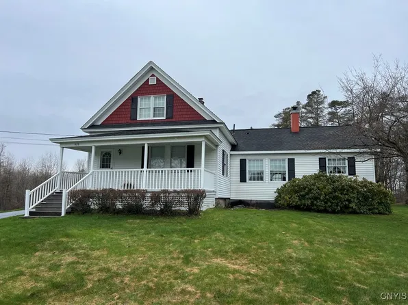 428 W 5th St, Oswego, NY 13126