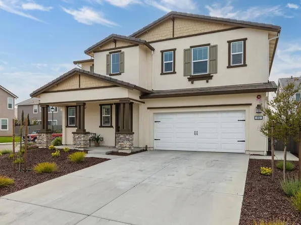 816 Cosmos Drive, Vacaville, CA 95687