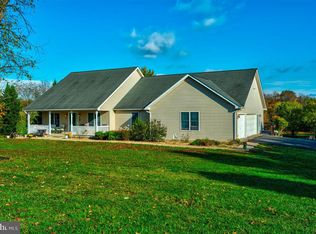 427 Stayman Dr, Falling Waters, WV 25419