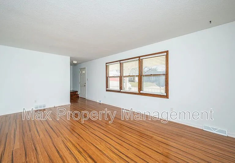 7613 Prairie Ave — Photo 12