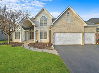 2127 Sisters Ave, Naperville, IL 60564