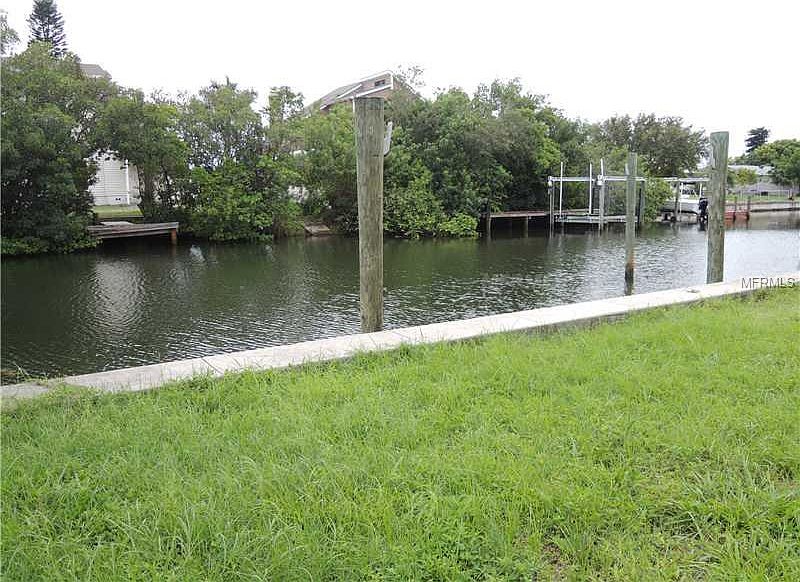 2nd image of 4060 Beach Dr SE