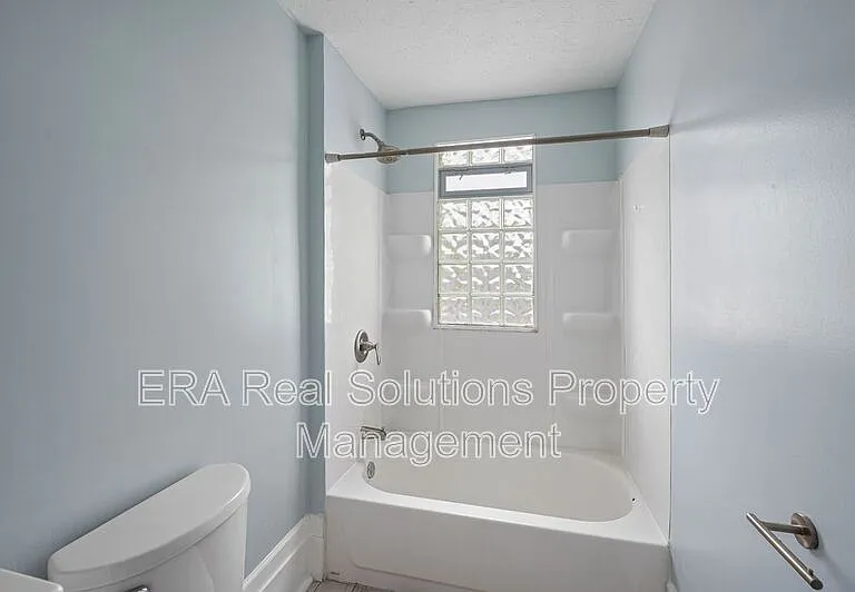 4616 Ward St — Photo 22