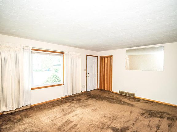 5th image of 363 Shady Dr