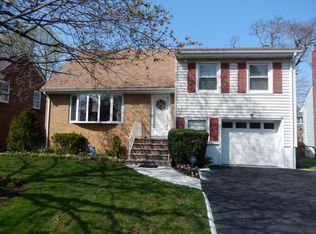 31 Este Pl, Fayetteville, NJ 07003