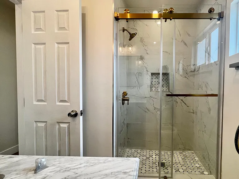 2906 Carmona Ave #4 — Photo 10