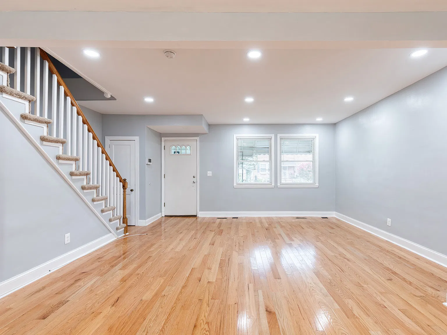 3 bed, 1860 sqft, $2,300 — Photo 3