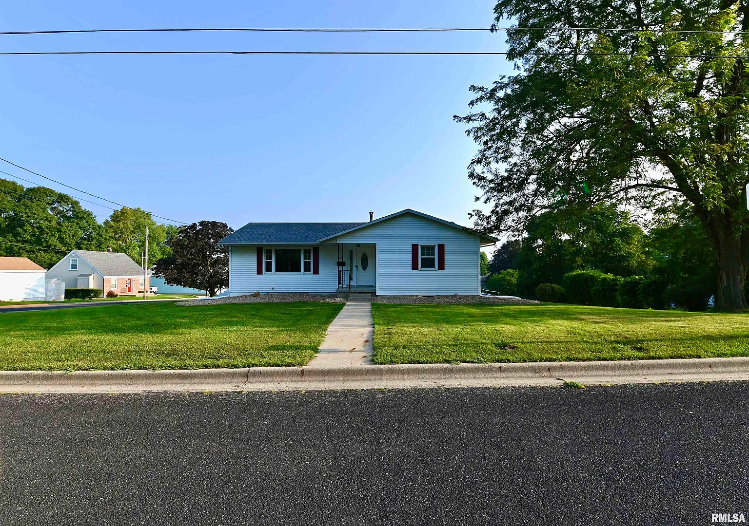 405 W Tower St photo 1