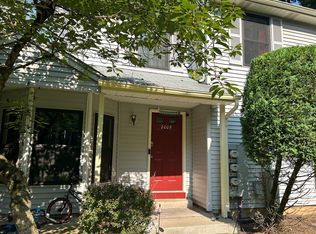 2005 Timber Oaks Rd, Edison, NJ 08820