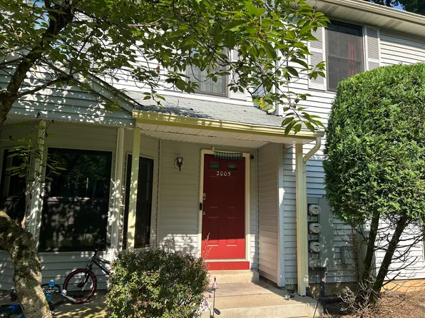 2005 Timber Oaks Rd, Edison, NJ 08820