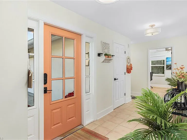 2950 Coach House Ln — Photo 7