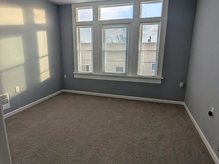 1726 Carswell St — Photo 38