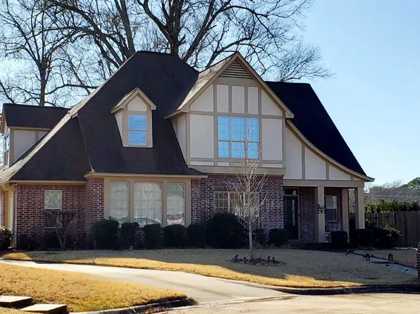 4 Briarwood Cir, Texarkana, TX 75503