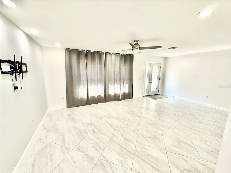 1545 Indiana Ave — Photo 7