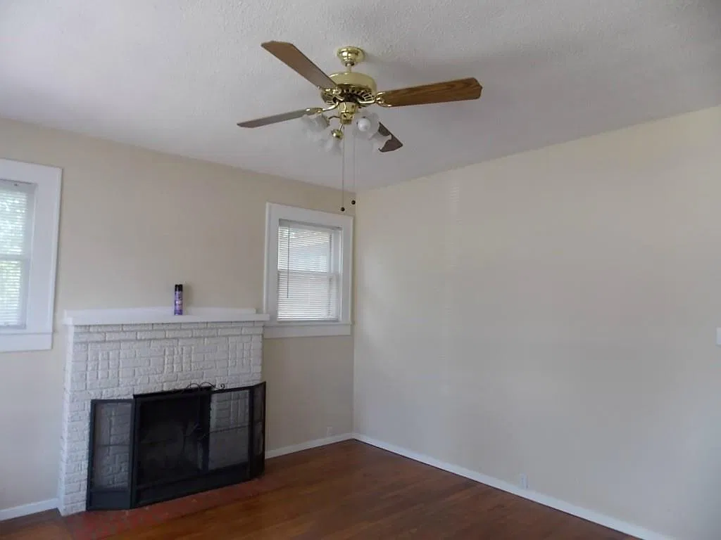 2 bed, 800 sqft, $1,795 — Photo 2