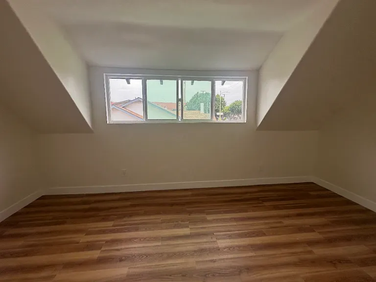 Newly Renovated 2BD/2BA with Garage — Photo 3