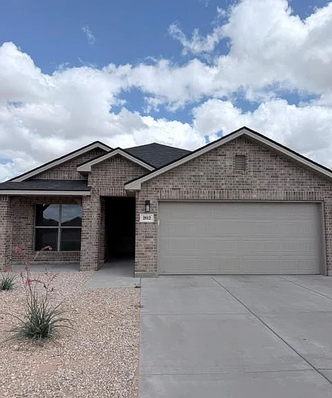 2812 Hidalgo Ave — Photo 1
