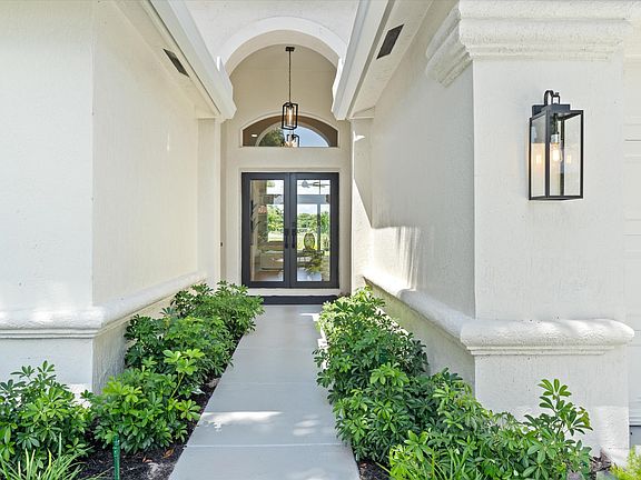 3rd image of 5623 Bermuda Dunes Circle