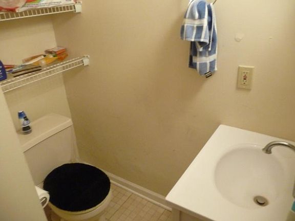 4th image of 422 N Salisbury St #3
