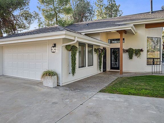 5th image of 34784 Bogart Dr
