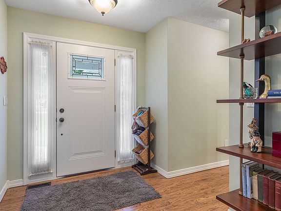 5th image of 158 Spring Lane