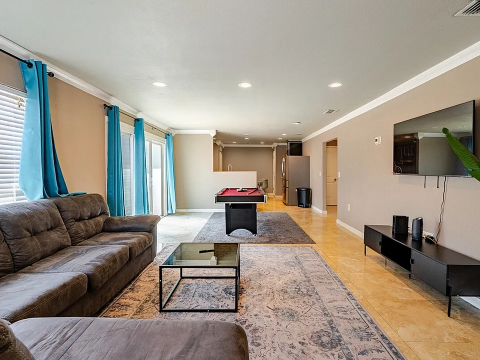 710 S San Joaquin Ave #ID1620948P