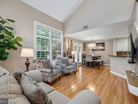 5th image of 13716 Creola Ct #198