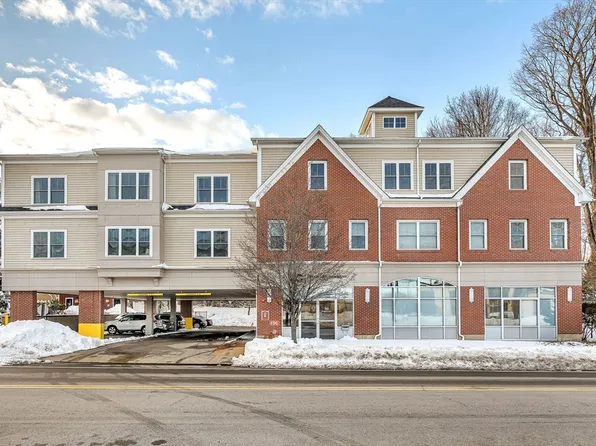 441 Washington St APT 301, Dedham, MA 02026