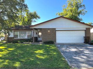 939 Coach Rd, Homewood, IL 60430