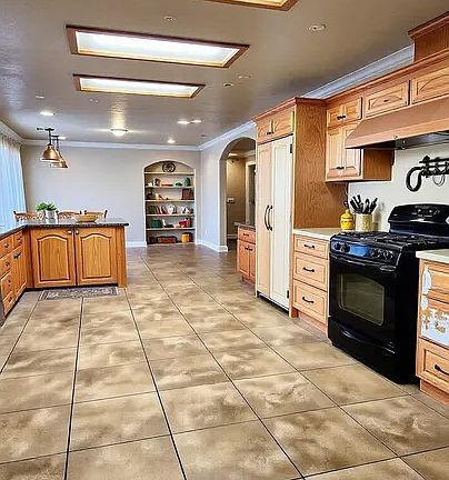 Kitchen to dining area