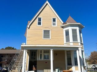 1527 Locust St #3, Quincy, IL 62301