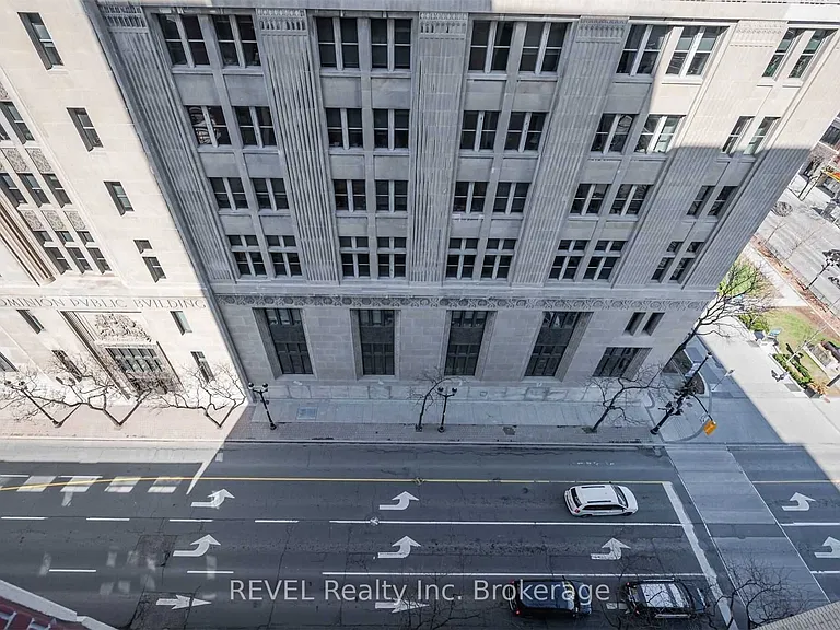 112 King St E #907 — Photo 25