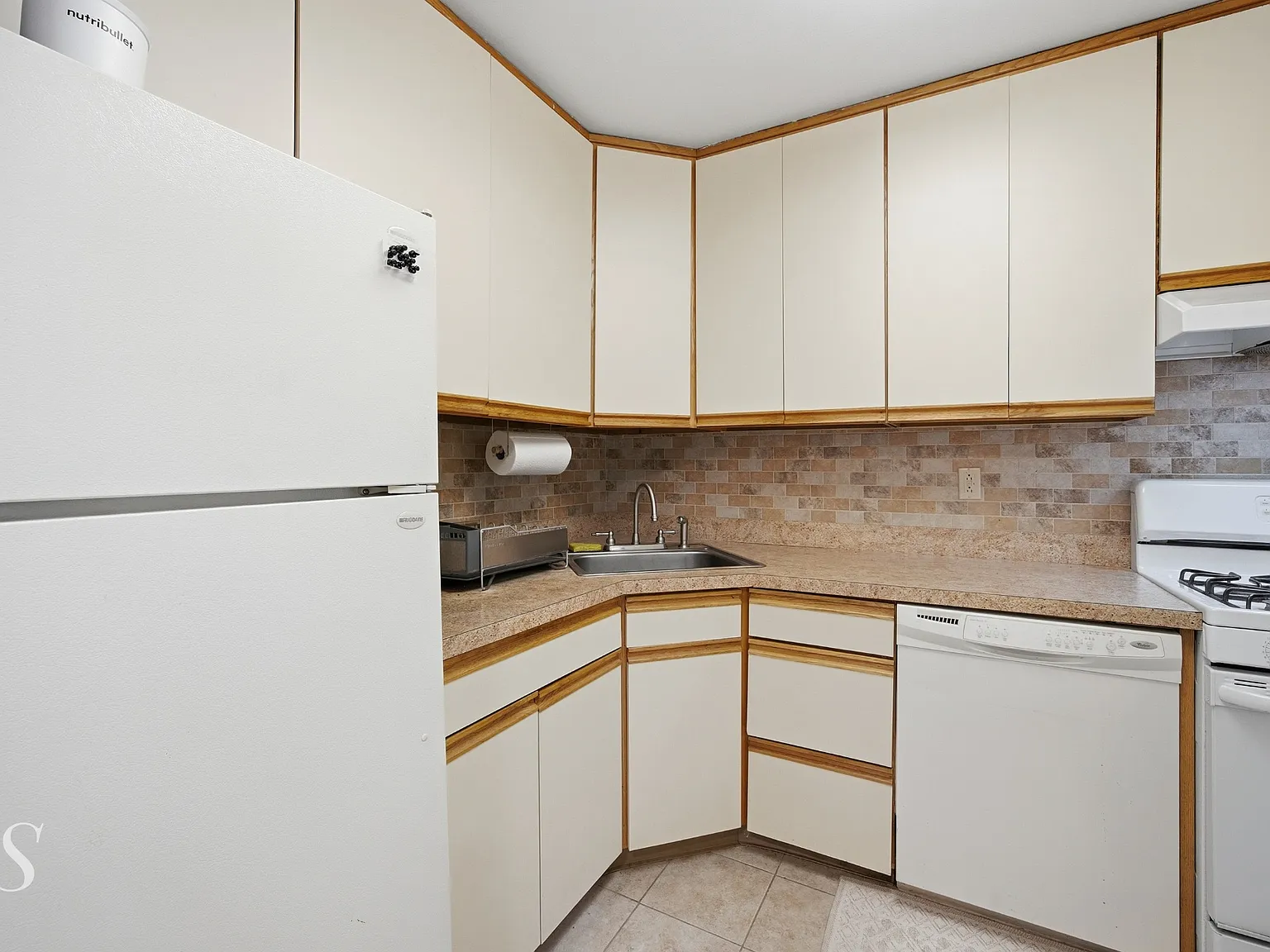 1 bed, $2,600 — Photo 4