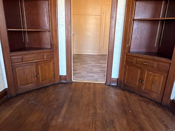 4th image of 3127 W Greenfield Ave #2