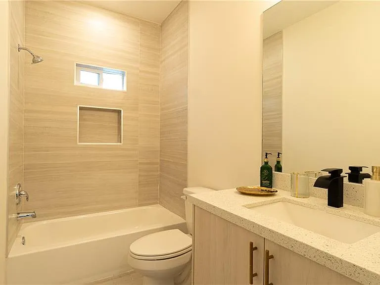 5805 Northwestern Ave #1 — Photo 9