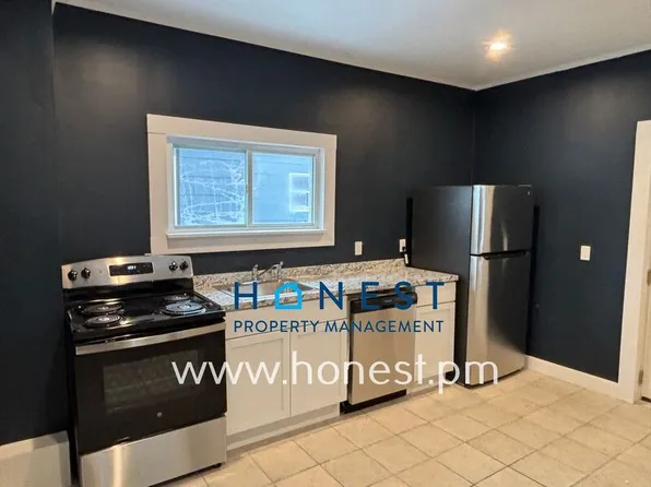 101 Sabattus St, Lewiston, ME 04240