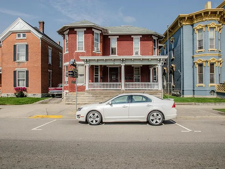 325 N Barron St #11 — Photo 4