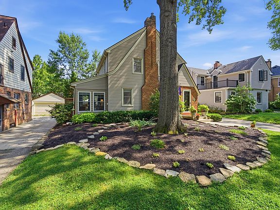 3rd image of 394 Arden Rd