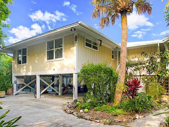 2nd image of 3910 Coquina Dr