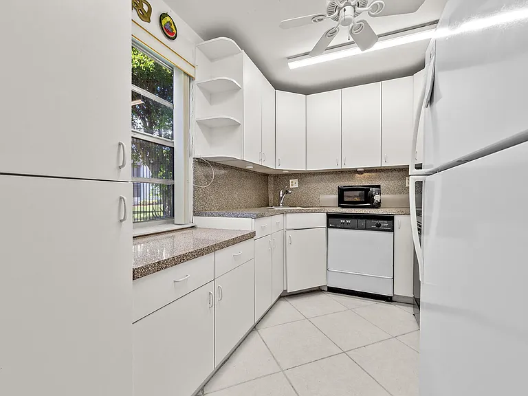 344 Piedmont Trl — Photo 13